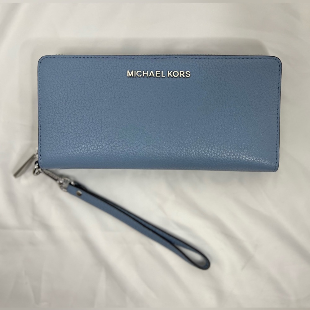 NWT Michael Kors Jet Set Travel Large Continental Leather Wallet in Powder Blue